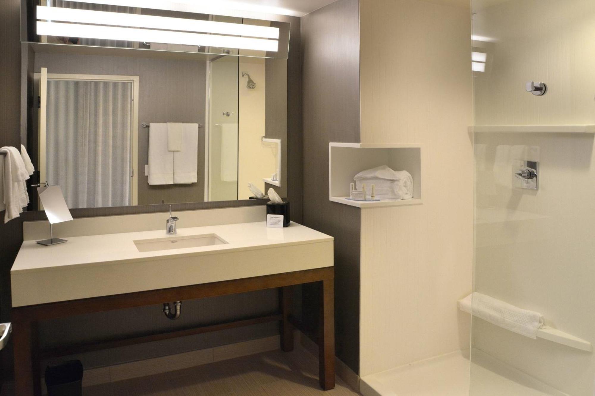 Courtyard By Marriott Youngstown Canfield Екстер'єр фото